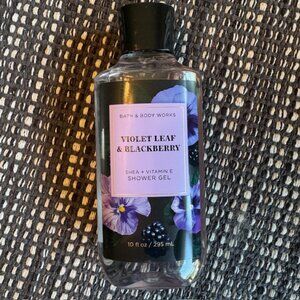 Bath & Body Works Violet Leaf & Blackberry Shower Gel
